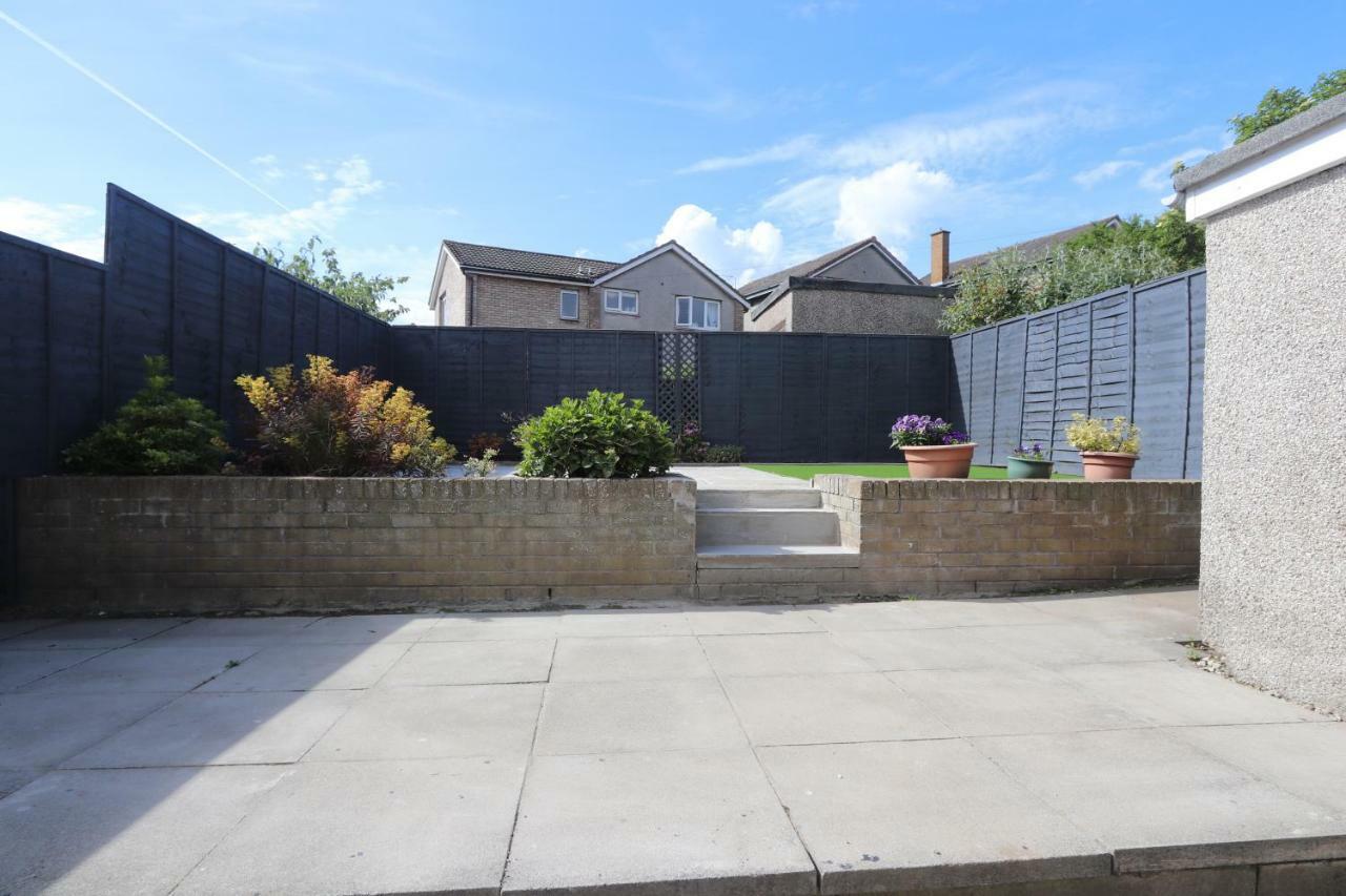 Dunfermline - Luxury 3 Bedroom 2 Bathroom Detached House With Garden ภายนอก รูปภาพ