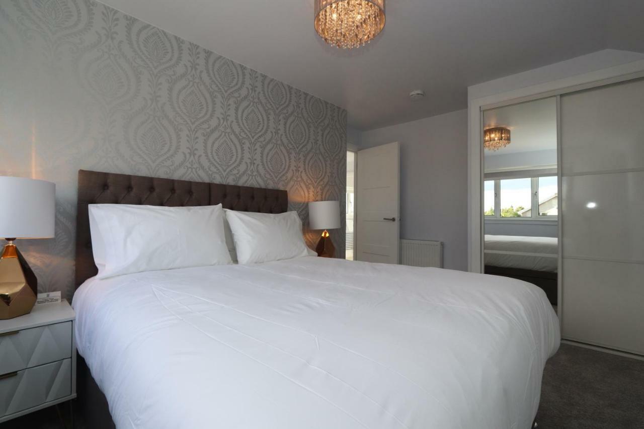 Dunfermline - Luxury 3 Bedroom 2 Bathroom Detached House With Garden ภายนอก รูปภาพ