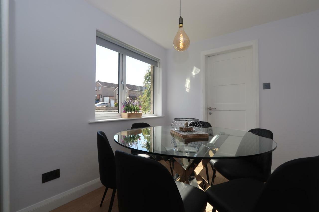 Dunfermline - Luxury 3 Bedroom 2 Bathroom Detached House With Garden ภายนอก รูปภาพ