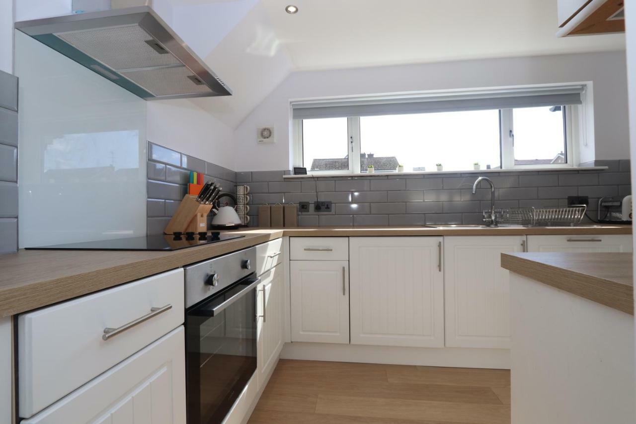Dunfermline - Luxury 3 Bedroom 2 Bathroom Detached House With Garden ภายนอก รูปภาพ