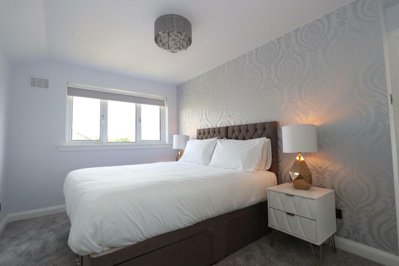 Dunfermline - Luxury 3 Bedroom 2 Bathroom Detached House With Garden ภายนอก รูปภาพ