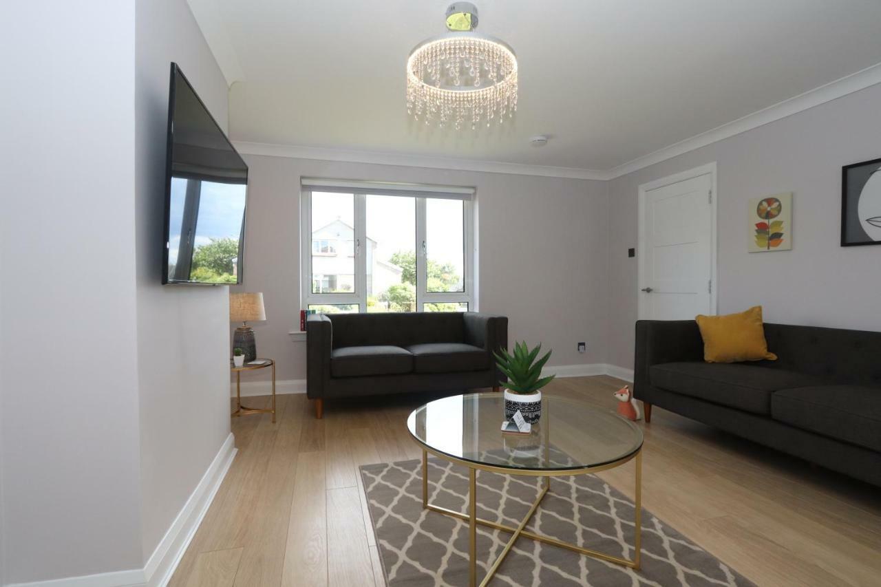 Dunfermline - Luxury 3 Bedroom 2 Bathroom Detached House With Garden ภายนอก รูปภาพ