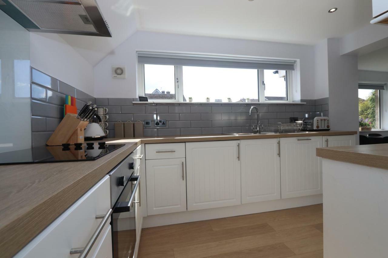 Dunfermline - Luxury 3 Bedroom 2 Bathroom Detached House With Garden ภายนอก รูปภาพ
