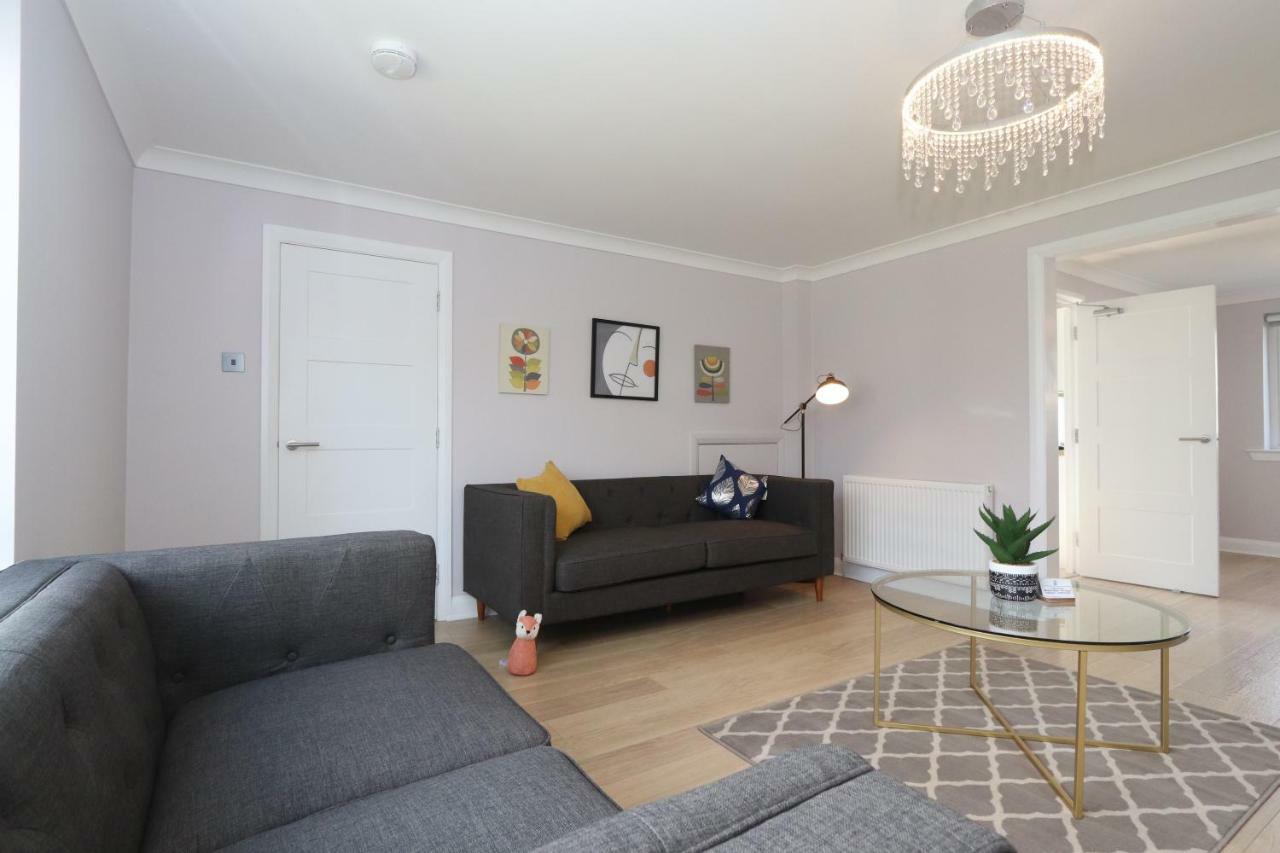 Dunfermline - Luxury 3 Bedroom 2 Bathroom Detached House With Garden ภายนอก รูปภาพ